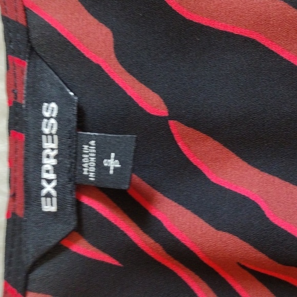 Stylish Red and Black Wrap Top - Picture 2 of 2